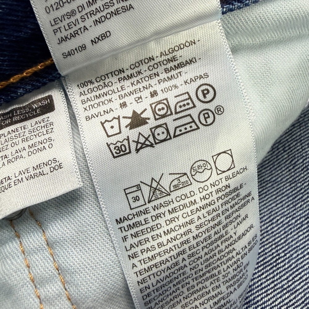 Levi Strauss 550 Mens Relaxed Fit Dark Wash Denim Jeans 38x30 NWT - Picture 3 of 8